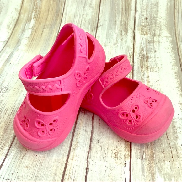 shoes similar to crocs